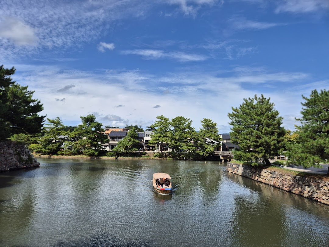 しおみなわて・こいずみやくもきねんかん